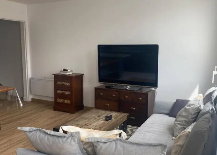 Apartamento 100 Metres De La *